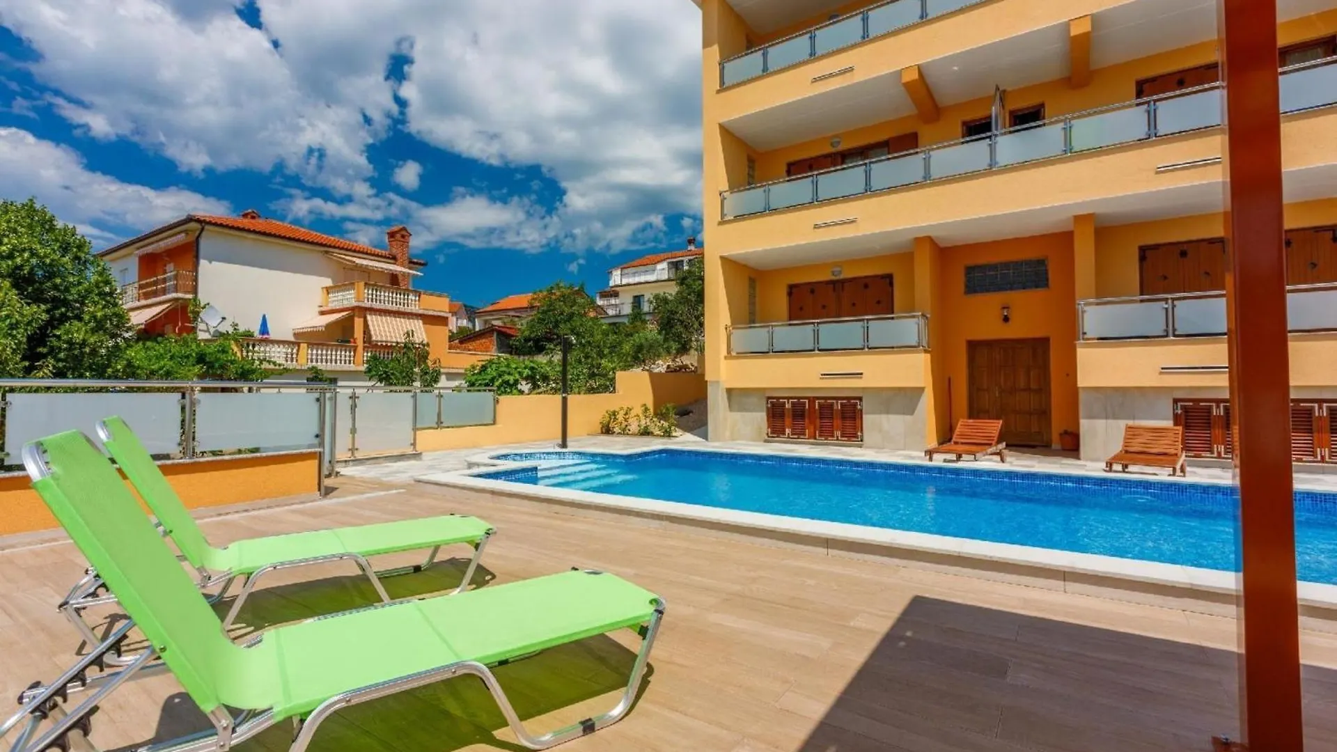 Apartment Wohnung In Novi Vinodolski Mit Eigenem Balkon