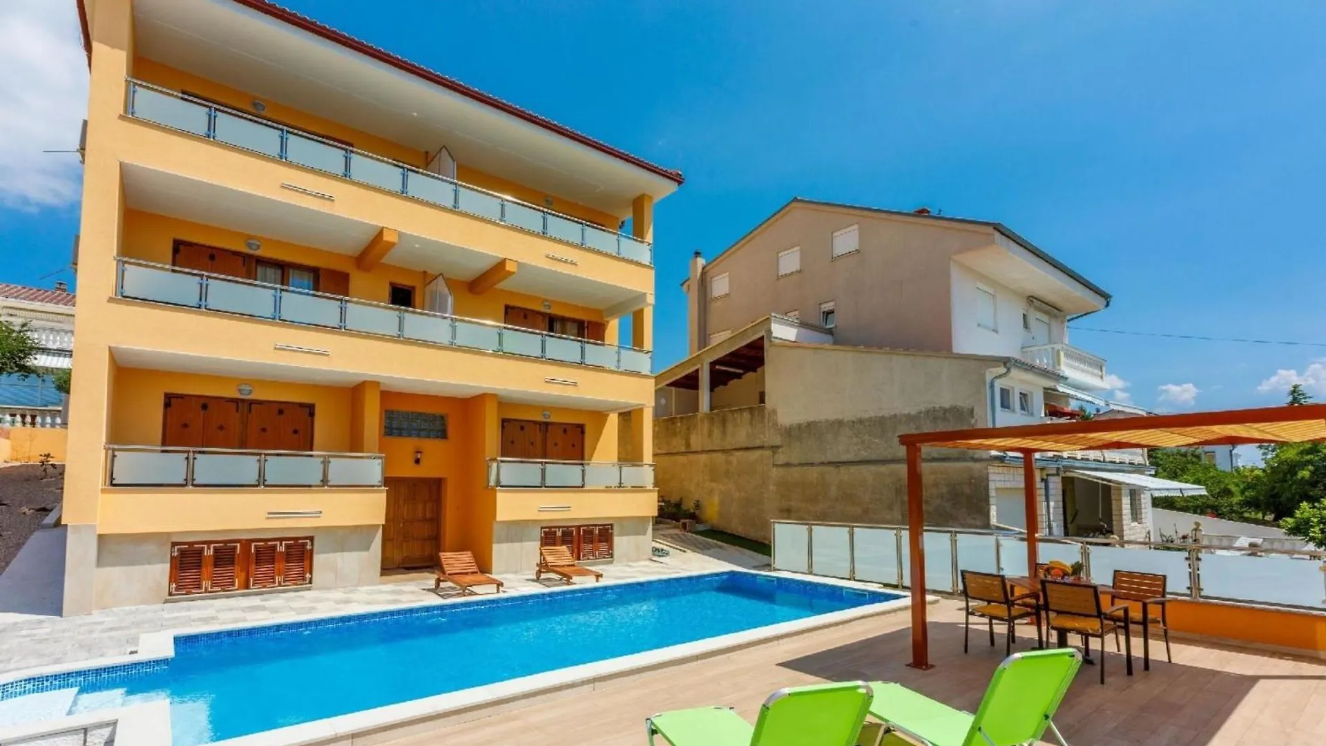 Apartment Wohnung In Novi Vinodolski Mit Eigenem Balkon