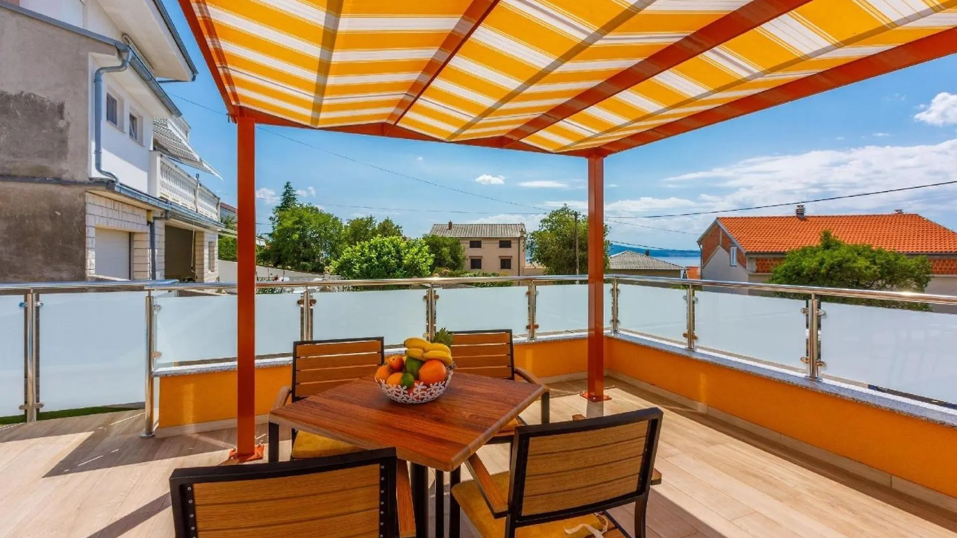 Wohnung In Novi Vinodolski Mit Eigenem Balkon